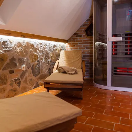 Mocivnik 3* Okroglice