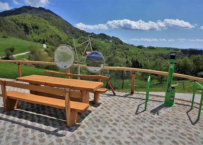 Mocivnik Πανσιόν