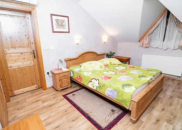 Mocivnik 3* Okroglice