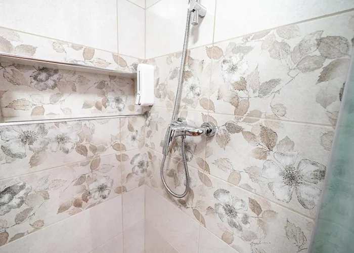 Mocivnik Πανσιόν Okroglice