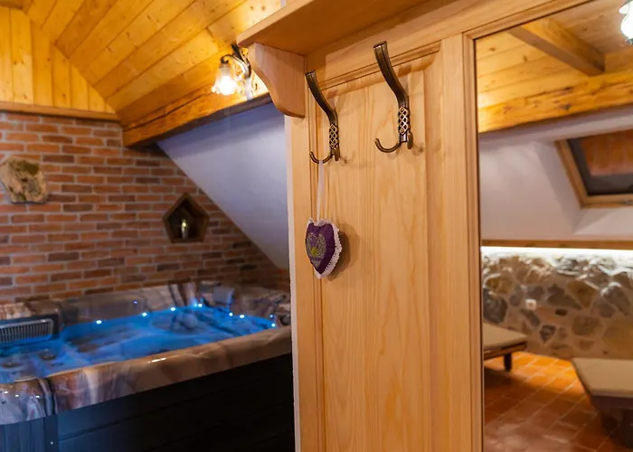 Mocivnik Πανσιόν