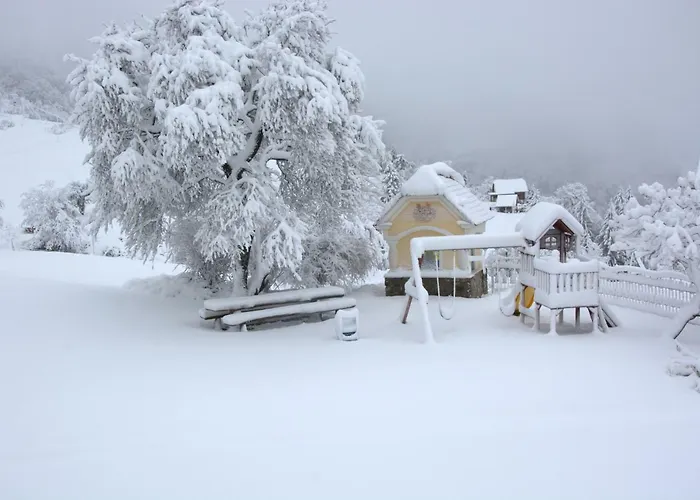 Mocivnik Πανσιόν 3*